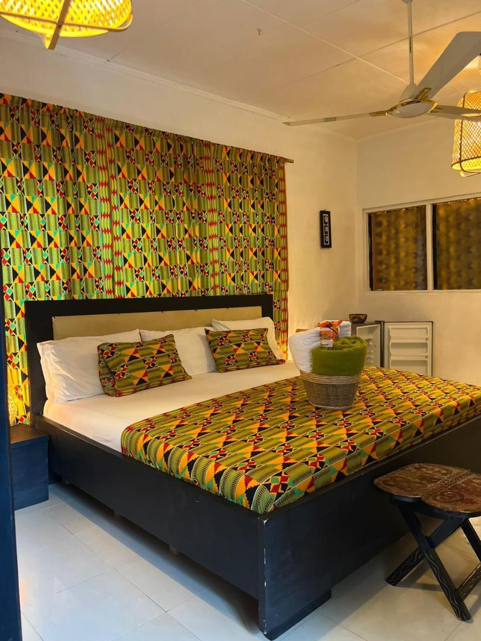 African Treasure Beach Resort Kokrobite Экстерьер фото
