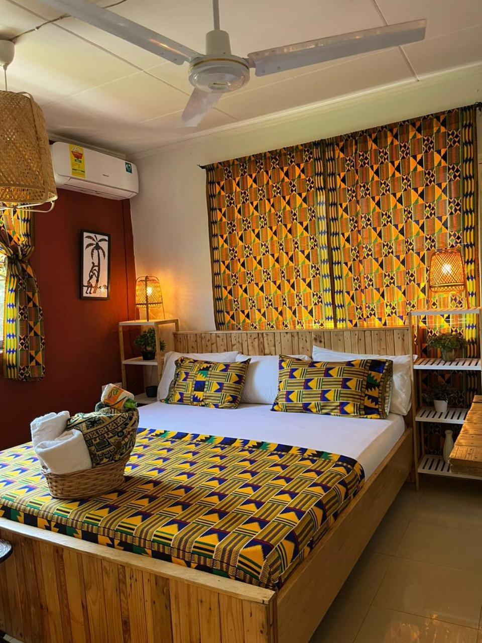 African Treasure Beach Resort Kokrobite Экстерьер фото