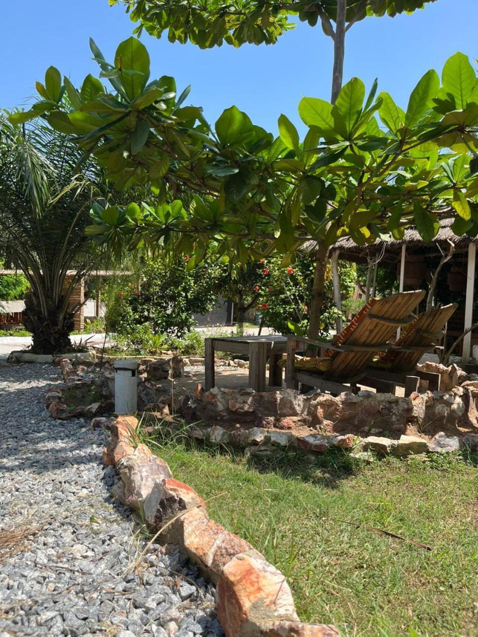 African Treasure Beach Resort Kokrobite Экстерьер фото
