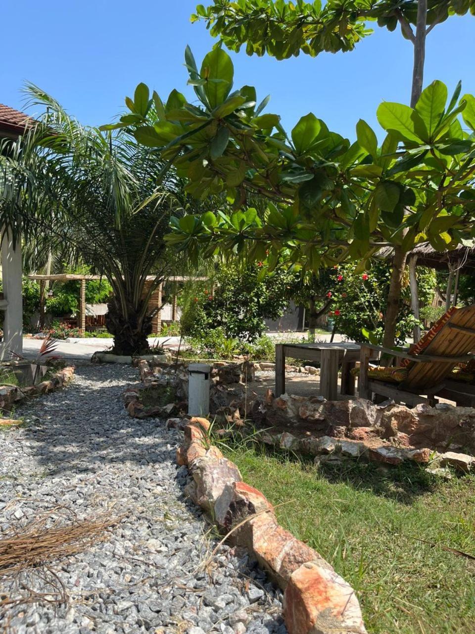 African Treasure Beach Resort Kokrobite Экстерьер фото